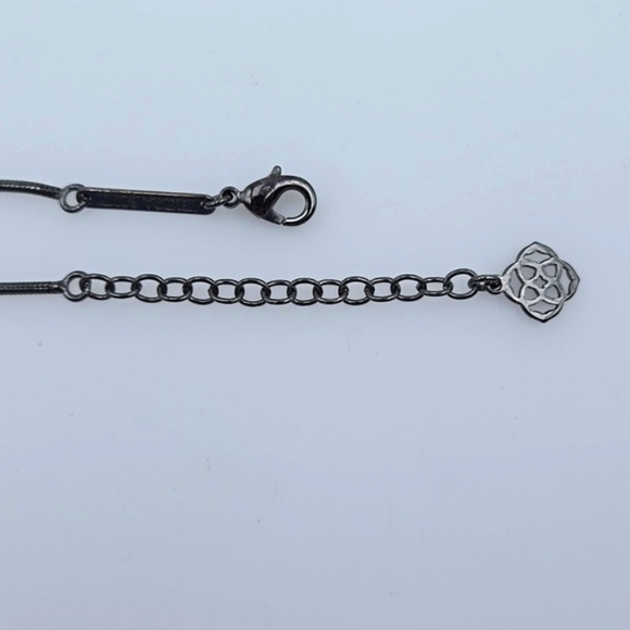 Kendra Scott Black/White Pendant Necklace - Picture 8 of 8